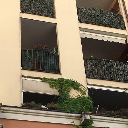Flowers Apartment Bari Exteriör bild